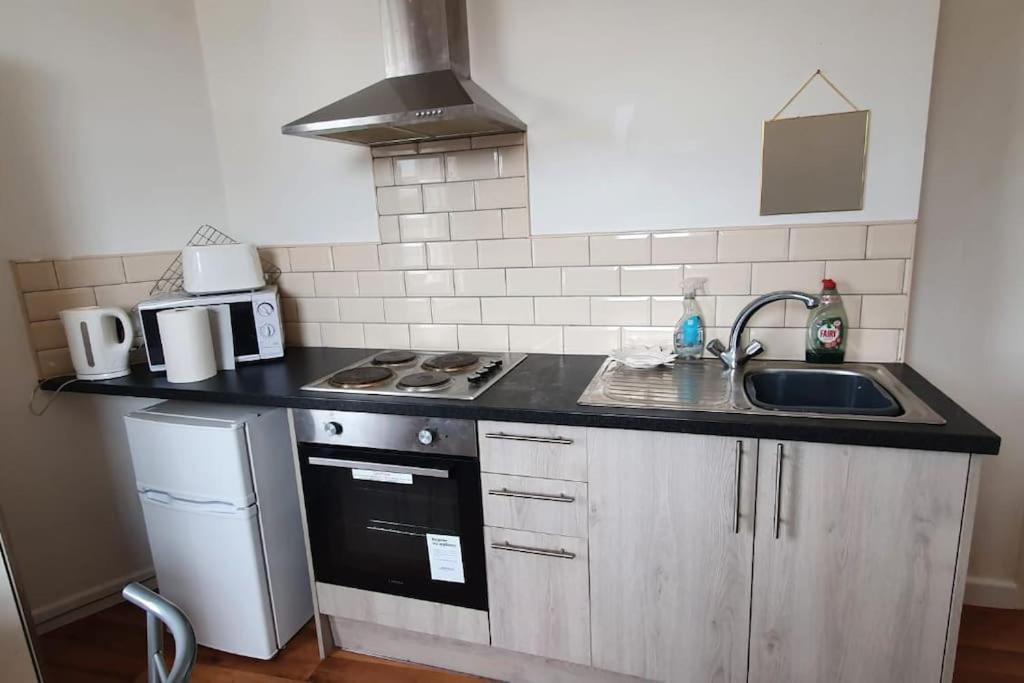 Suitetrails - One bedroom studio apartment close to city centre