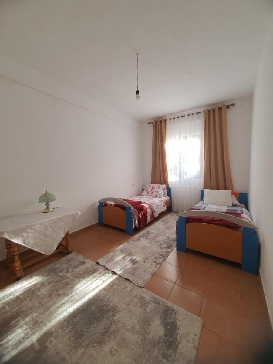 Spacious house with a big garden and fire pit - Housity