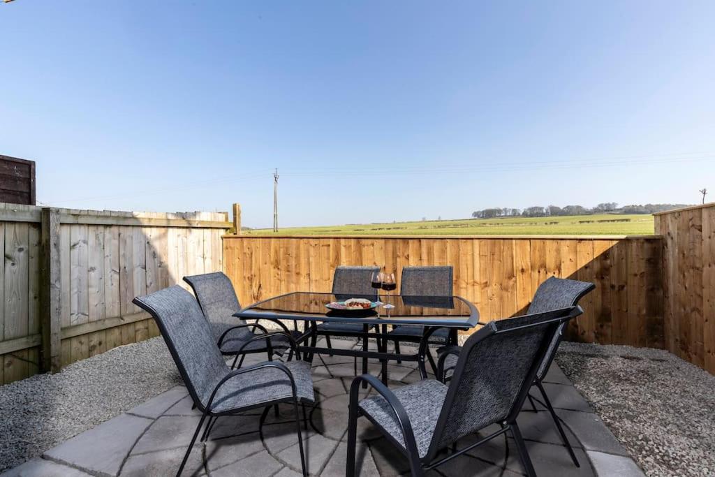 Auckland View - a comfy & spacious 4bed with views - Housity