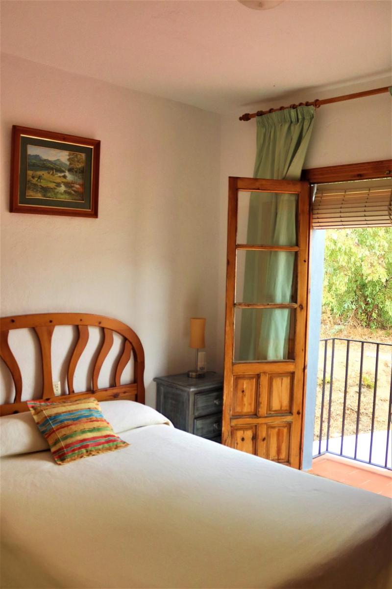 HOSTAL MONCADA - Housity