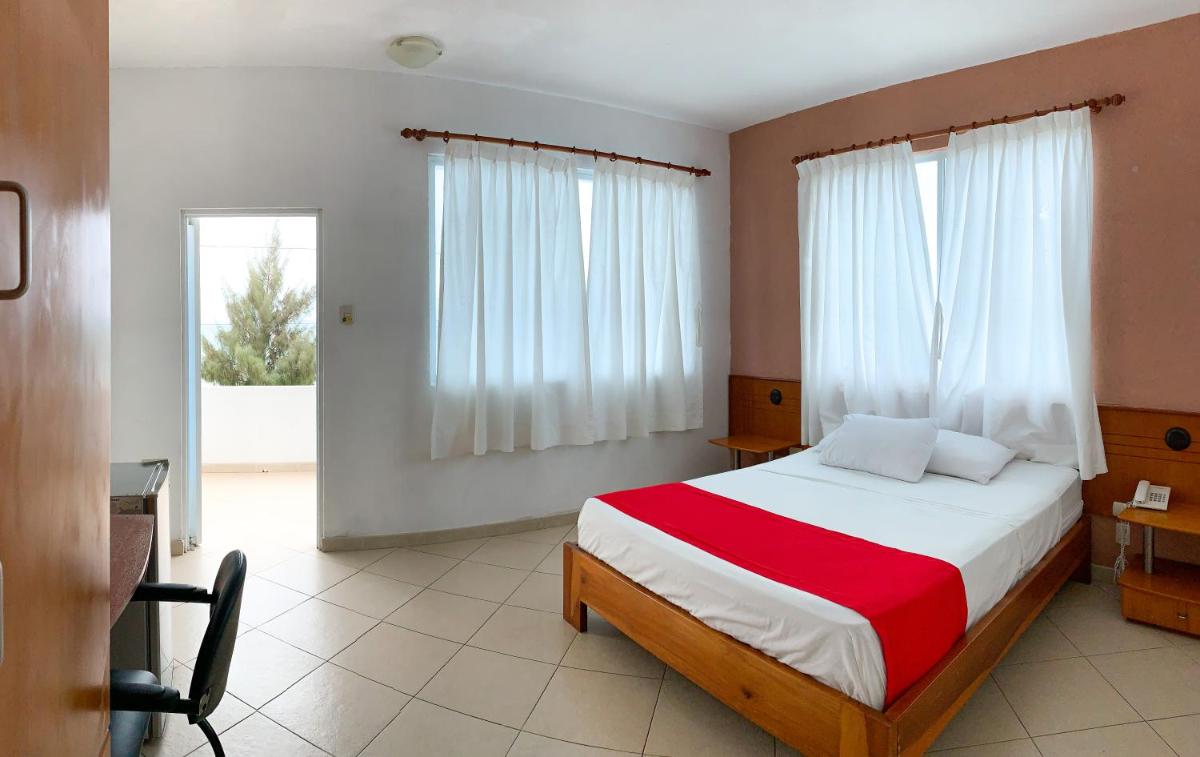 Hotel Playa Dorada - Housity