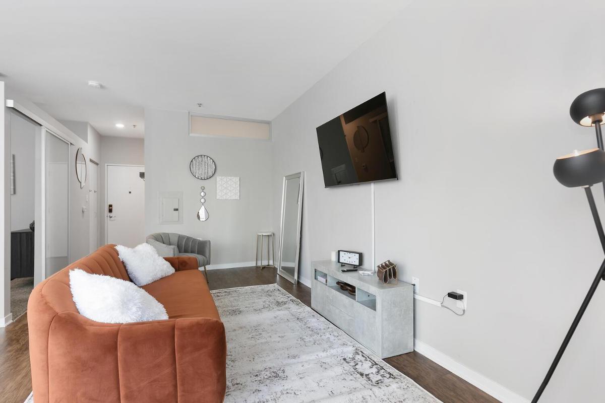 Sleek & Modern 1bd Apt - Housity