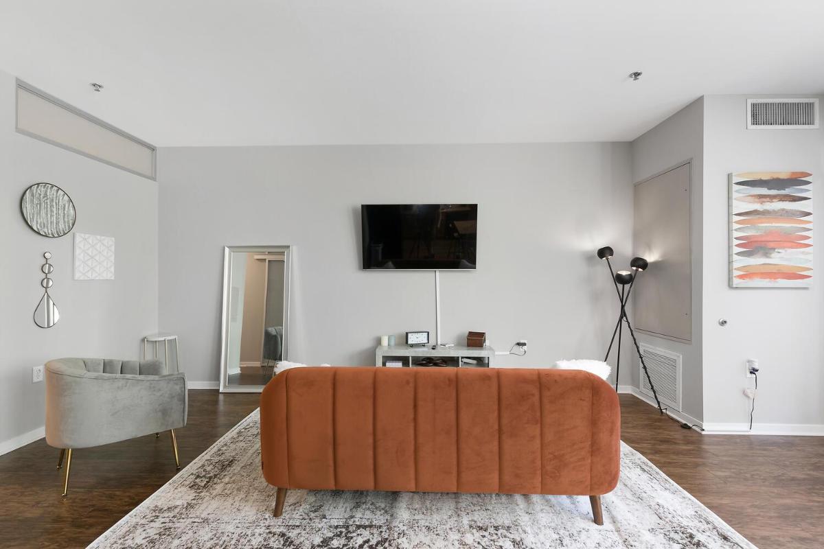 Sleek & Modern 1bd Apt - Housity