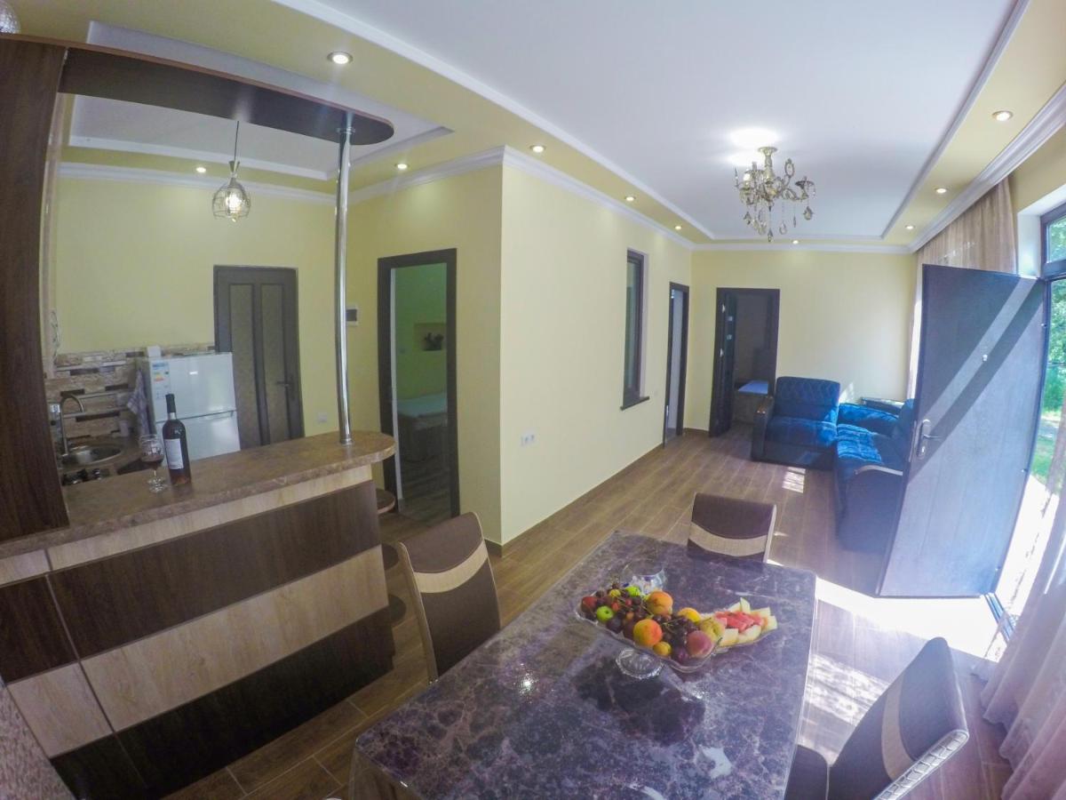 River Side Guest House - Housity