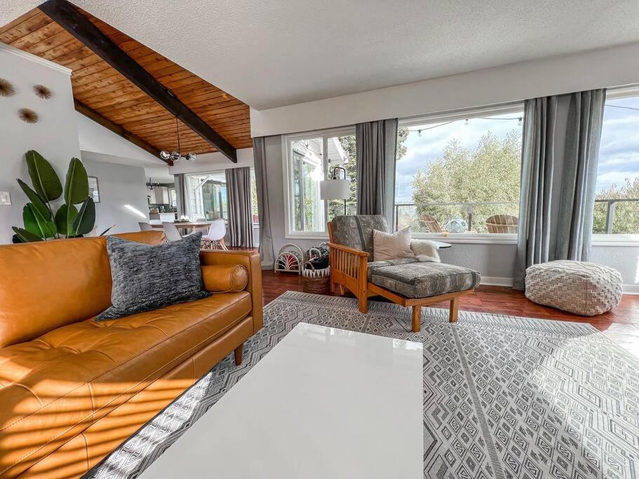 Sunrise Escape - Close to the BEACH! - Housity