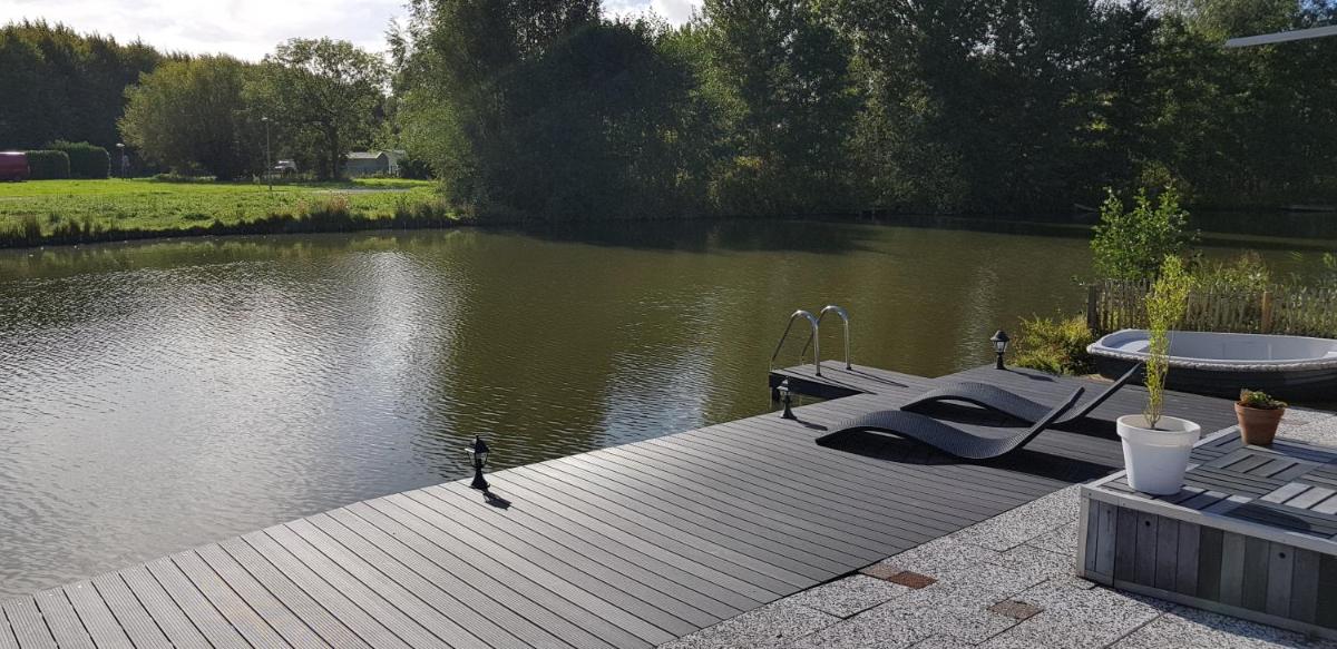 Carafun aan het water Ooltgensplaat - Housity