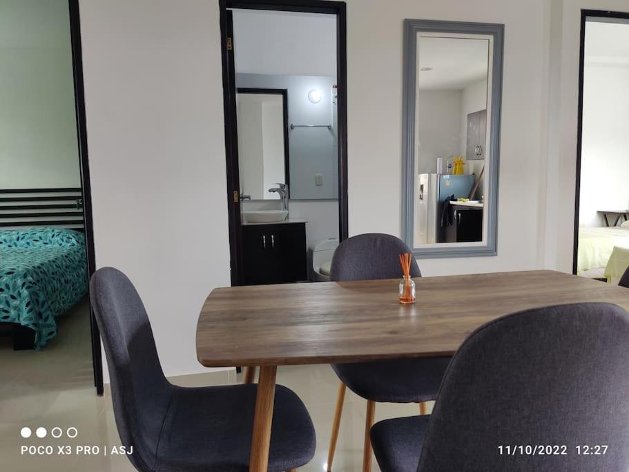 Suitetrails - Apartamento 401 sobrio, acogedor, cerca a todo y muy tranquilo.