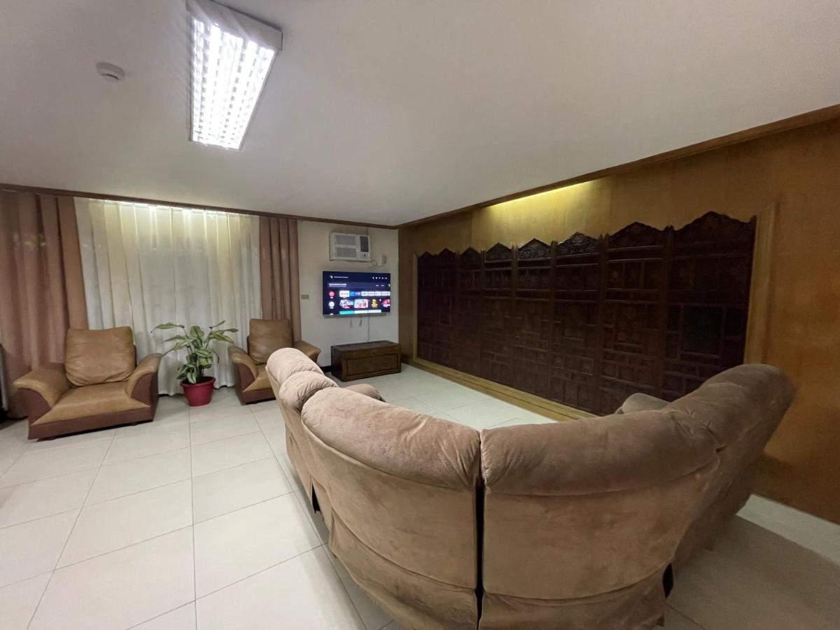1888 Staycation Inn by Cocotel - Housity