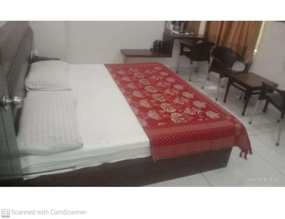 Hotel Abhinandan, Panipat - Housity