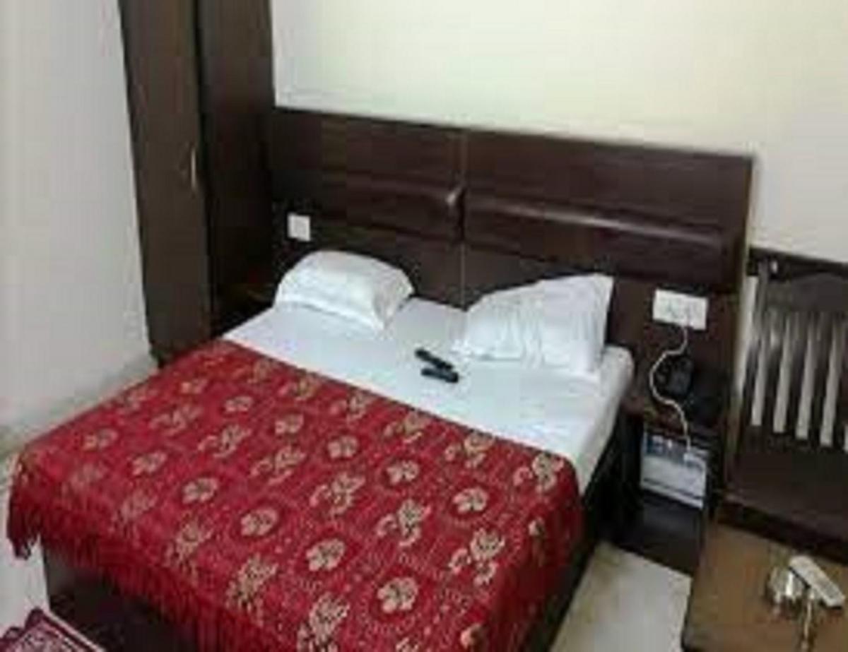 Hotel Abhinandan, Panipat - Housity