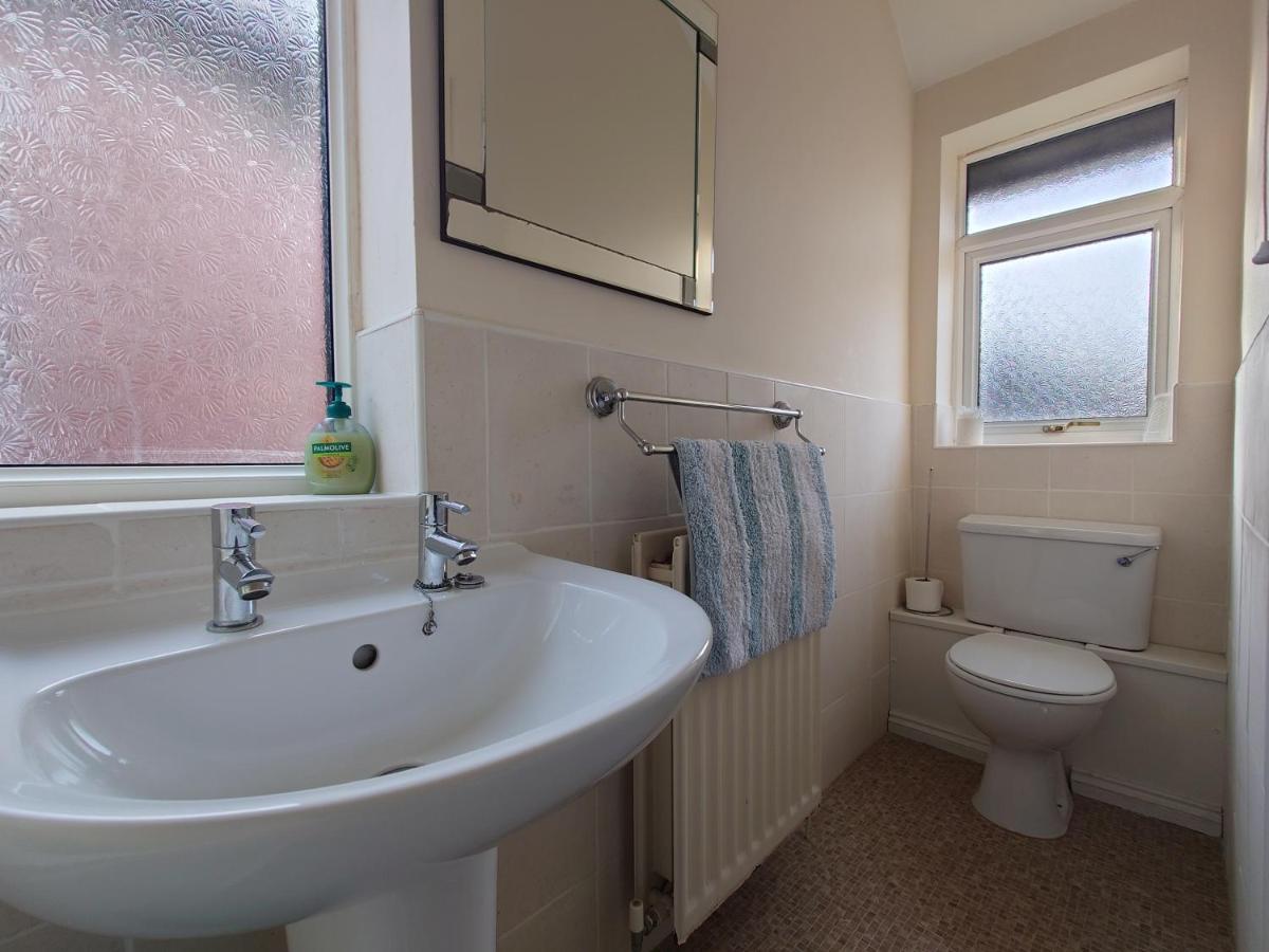 Lovely 2 bedroom apartment located near Newcastle. - Housity