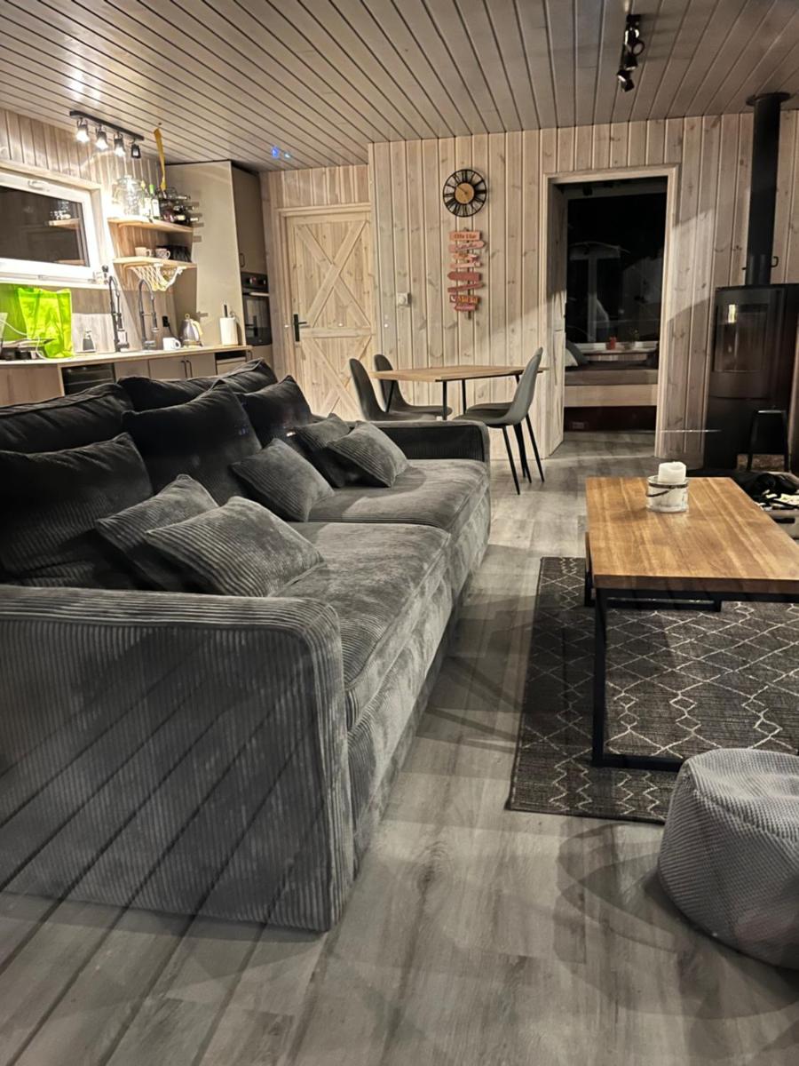 Black House - Housity