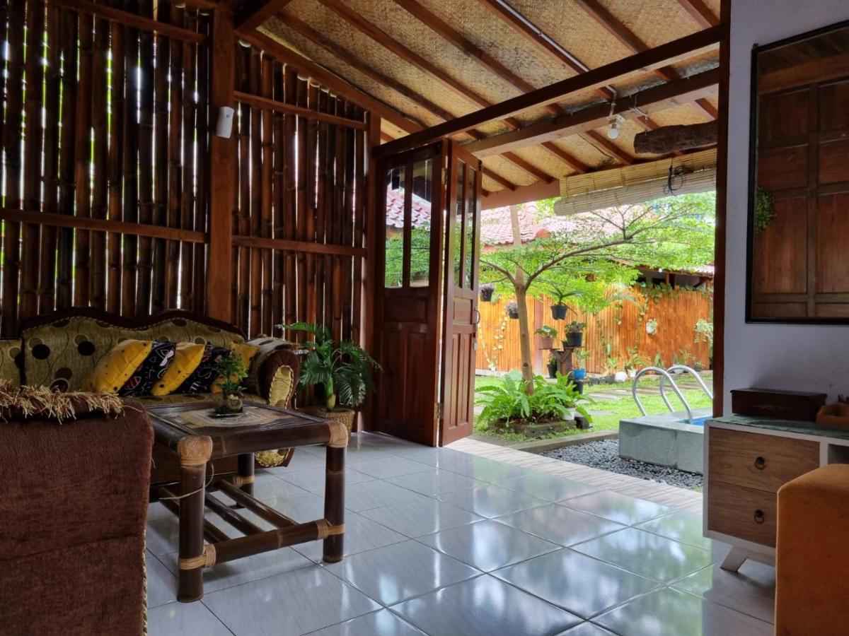 Vila Raja Banana Leaf Mlati - Housity