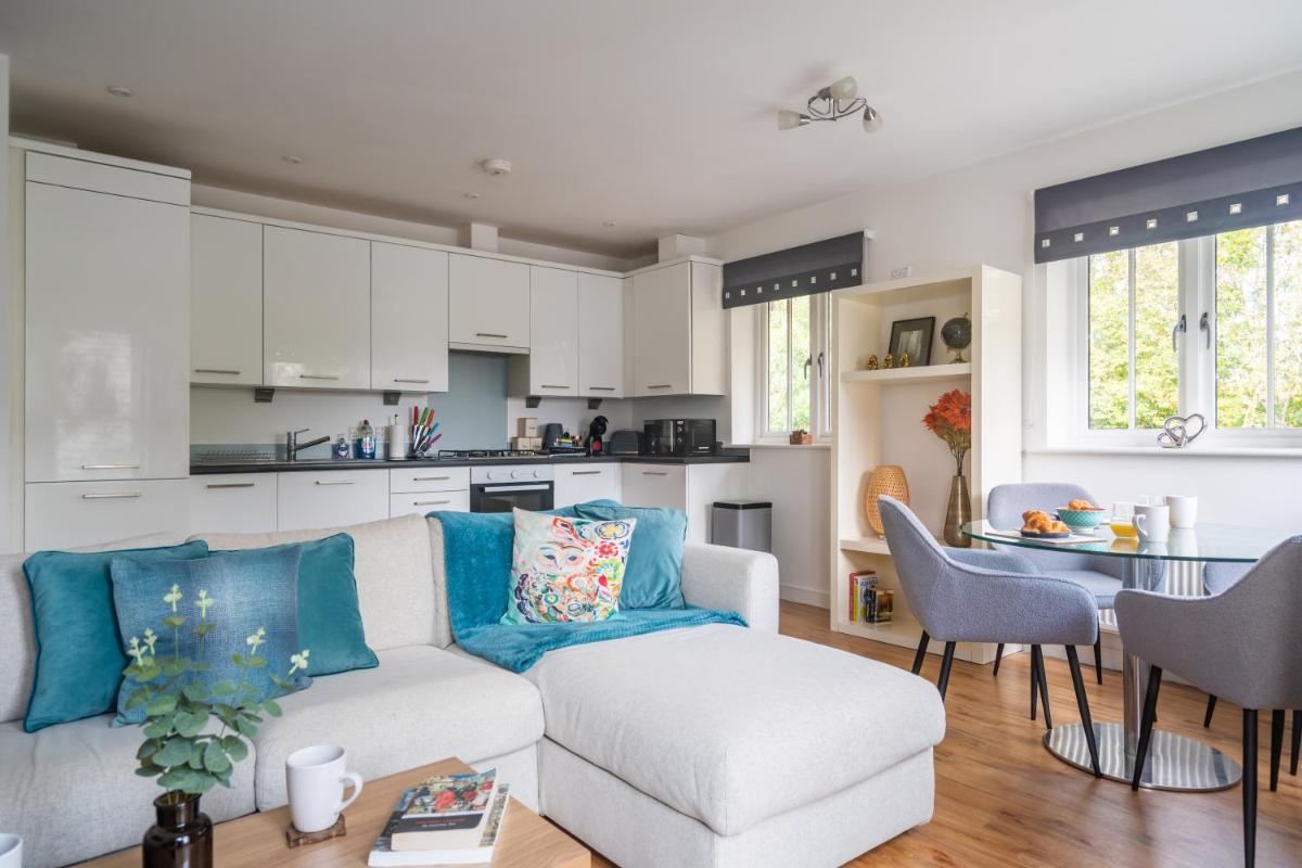 2 Bedroom Penthouse Apartment Close To City Centre - Housity