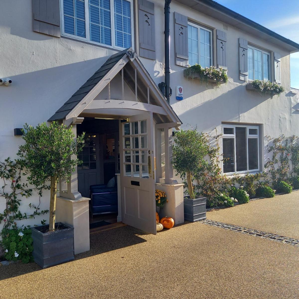 The Seaview, East Preston - Housity