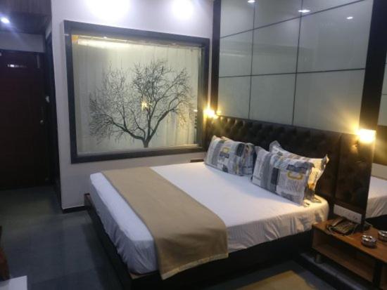 Hotel KK Residency - Housity