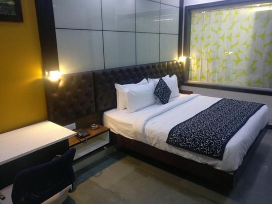 Hotel KK Residency - Housity