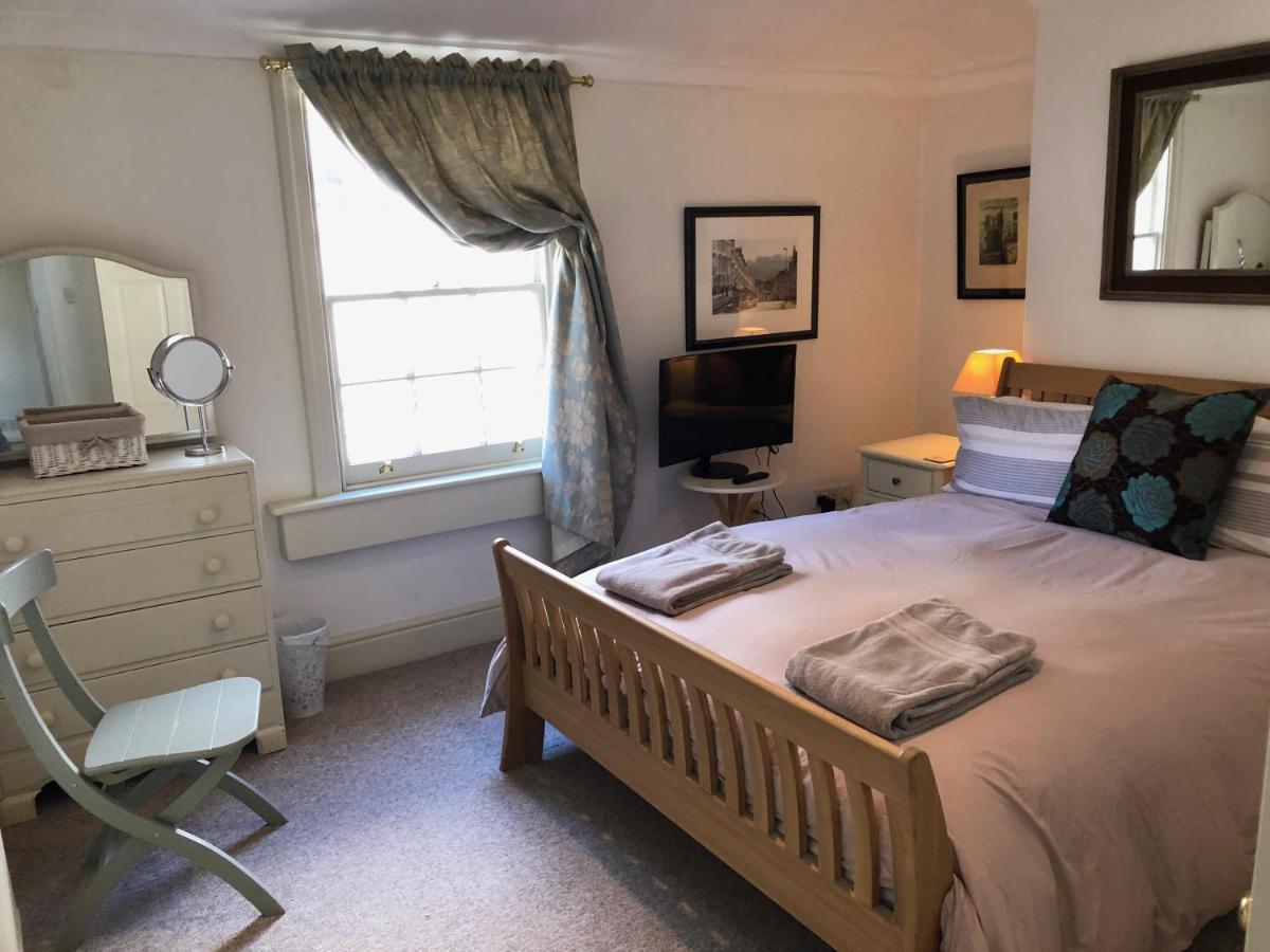 Lauras Townhouse Apartments Lansdown Slope Townhouse - Housity