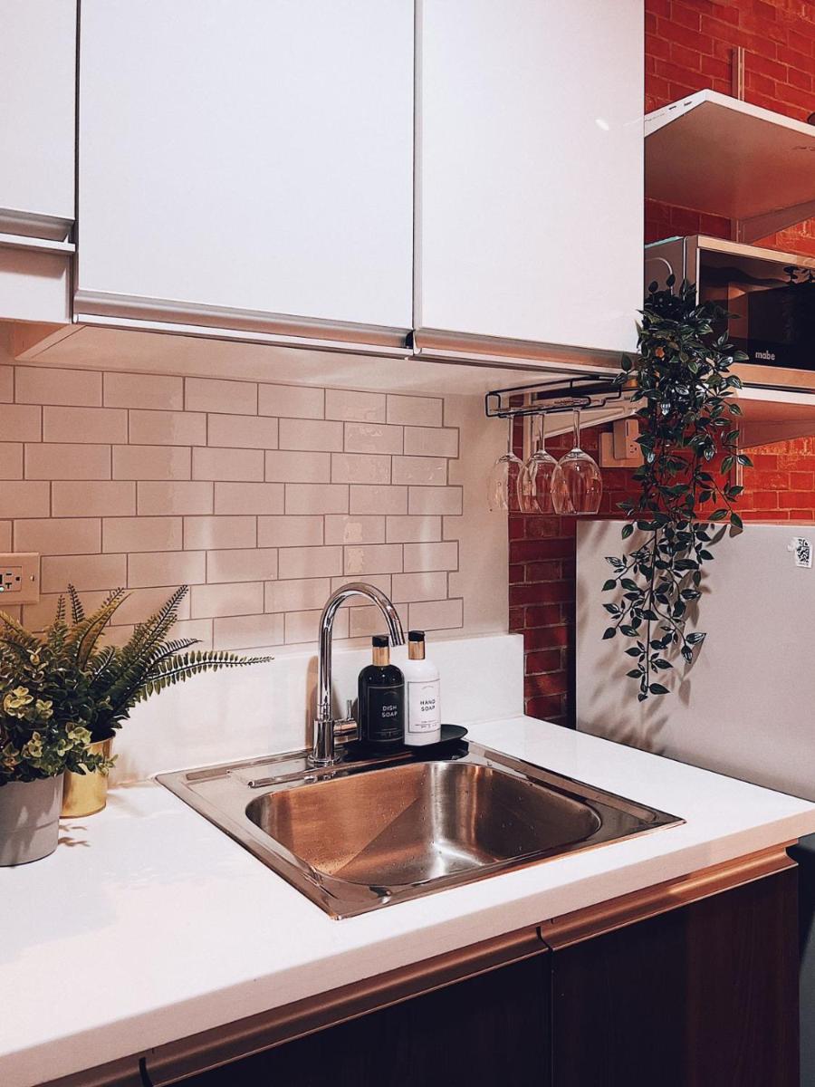 Suitetrails - 3-Guest Home w Central Location & Modern Comforts l Fast Wifi