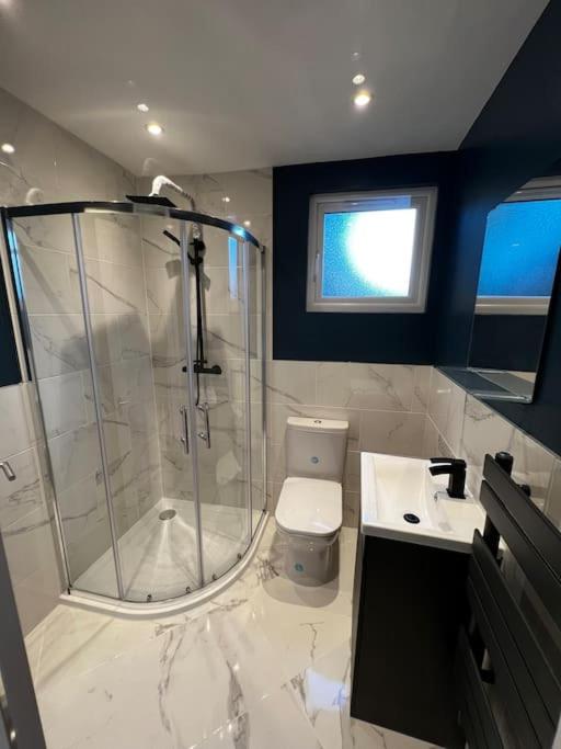 Suitetrails - Newly refurbished and spacious 4-beds apartment