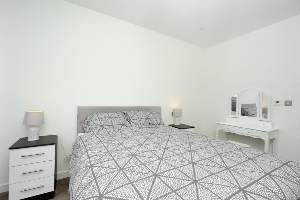 Suitetrails - Modern 1-Bed Apartment Aldgate East