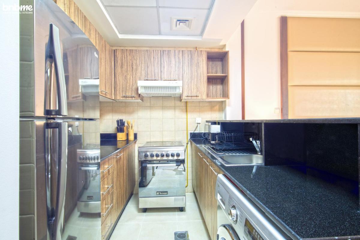 bnbmehomes - Cosy Downtown Apt w Balcony Near Metro Station -1710 - Housity