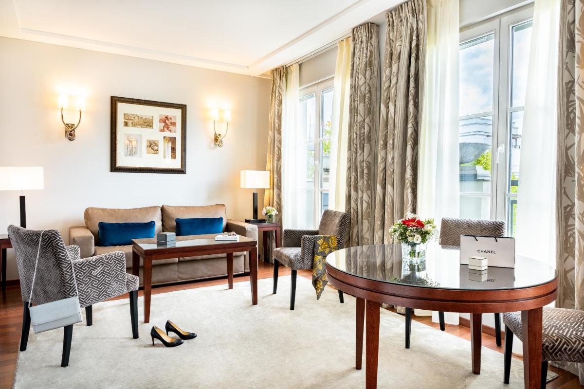 Coin salon dans l'établissement Relais Spa Val d'Europe