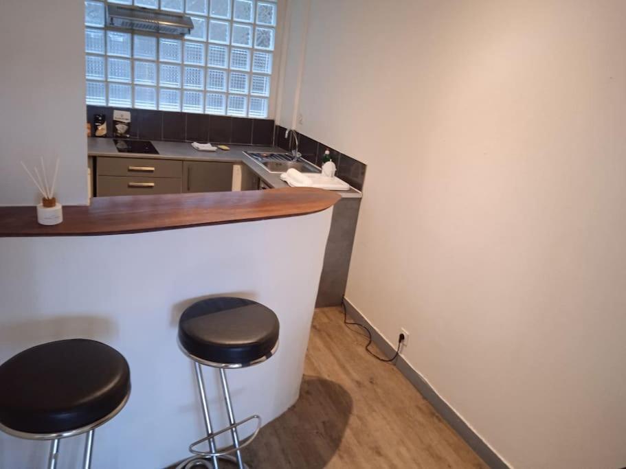 Escale à Brest même. - Housity