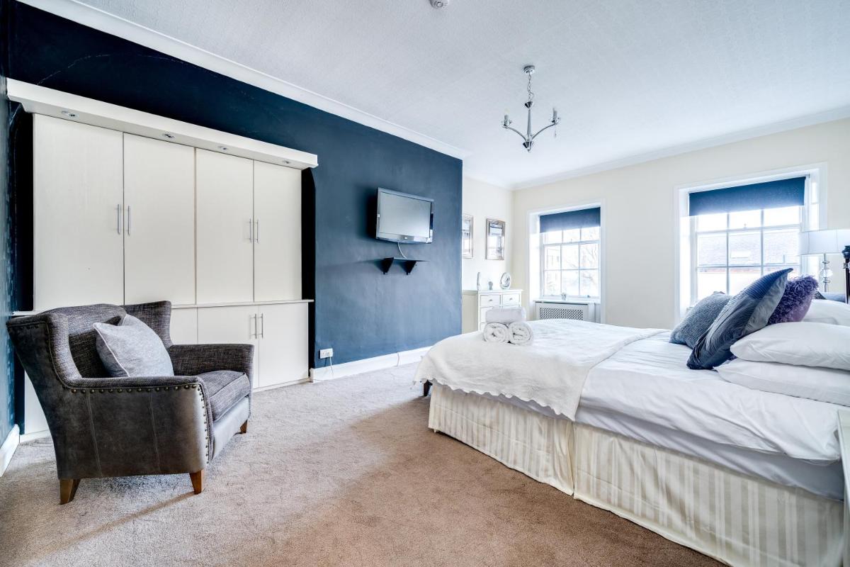 Wakefield Town House - Housity
