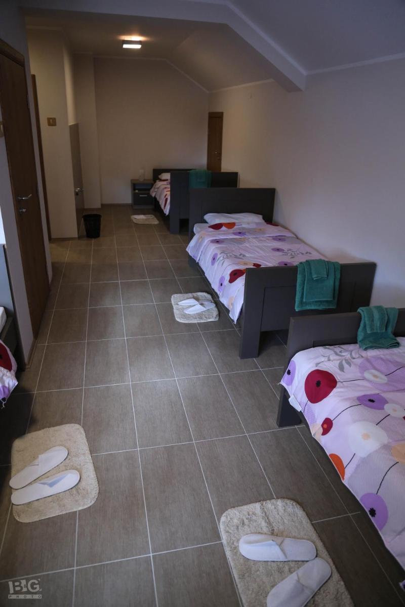 Kabinet 17/12 - Housity