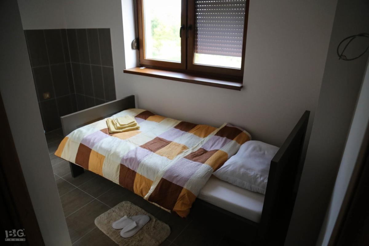 Kabinet 17/12 - Housity