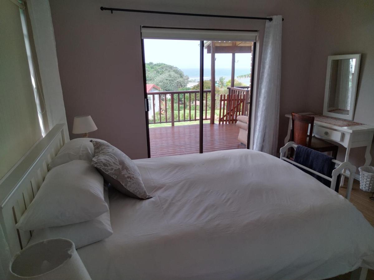 Suitetrails - 2 Bedroom Guest Suite at A-frame Glengariff Beach