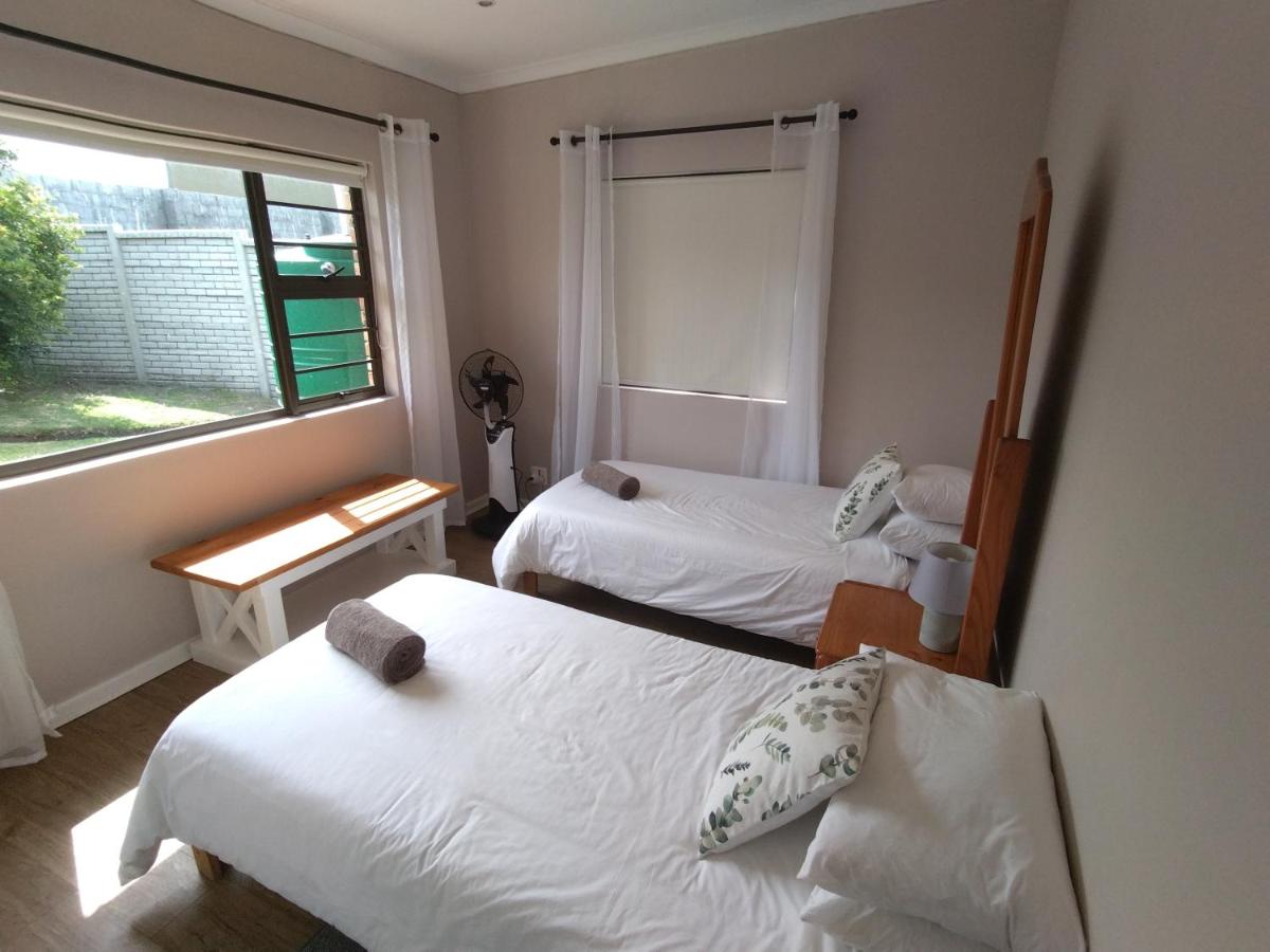 2 Bedroom Guest Suite at A-frame Glengariff Beach - Housity