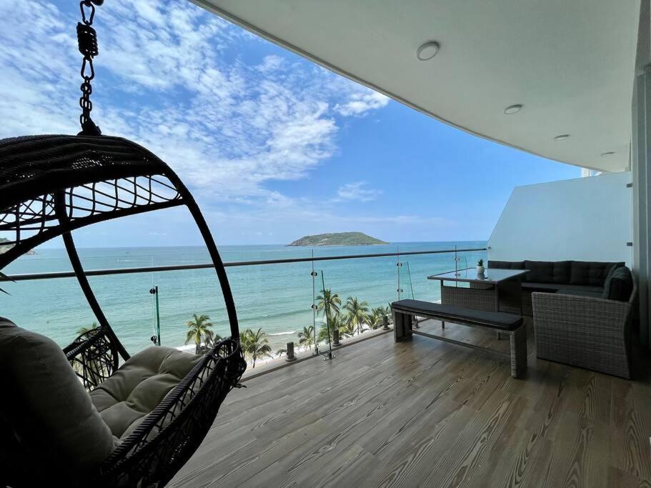 Hermoso condominio a pie de playa en Camino al Mar - Housity