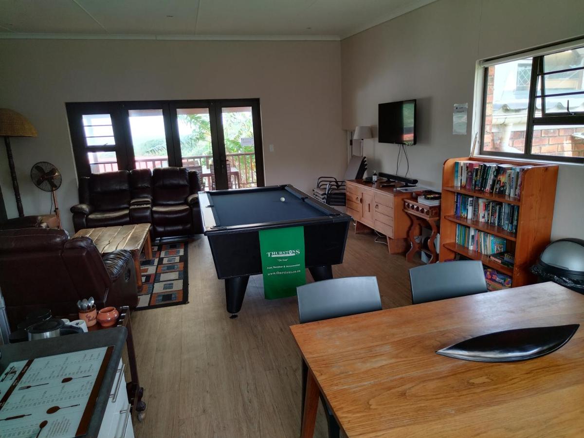 Suitetrails - 2 Bedroom Guest Suite at A-frame Glengariff Beach