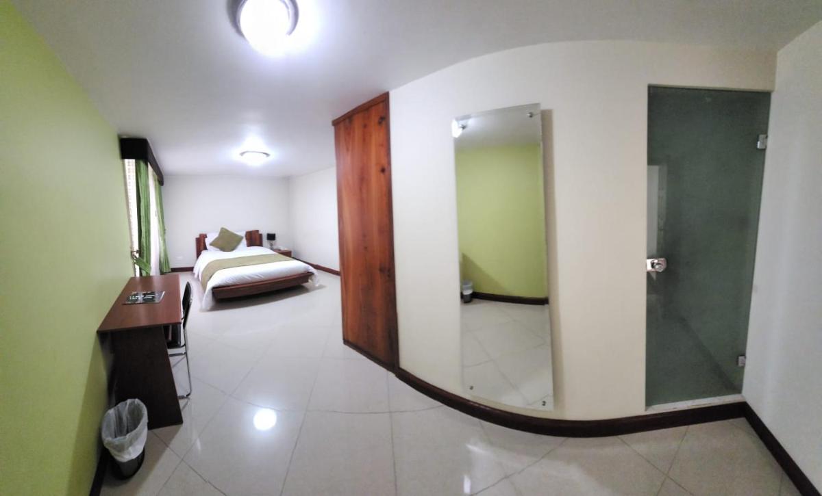 Apartahotel Vincent Suites - Housity