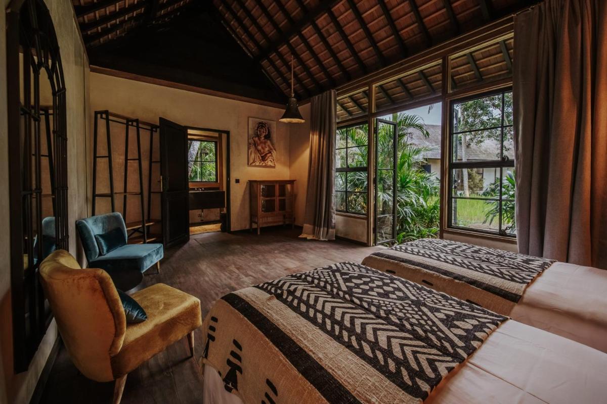 Villa Bedulu Cliff Estate Ubud - Wood Side - Housity