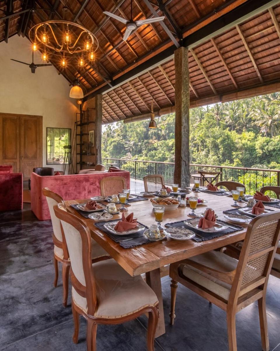 Villa Bedulu Cliff Estate Ubud - Wood Side - Housity