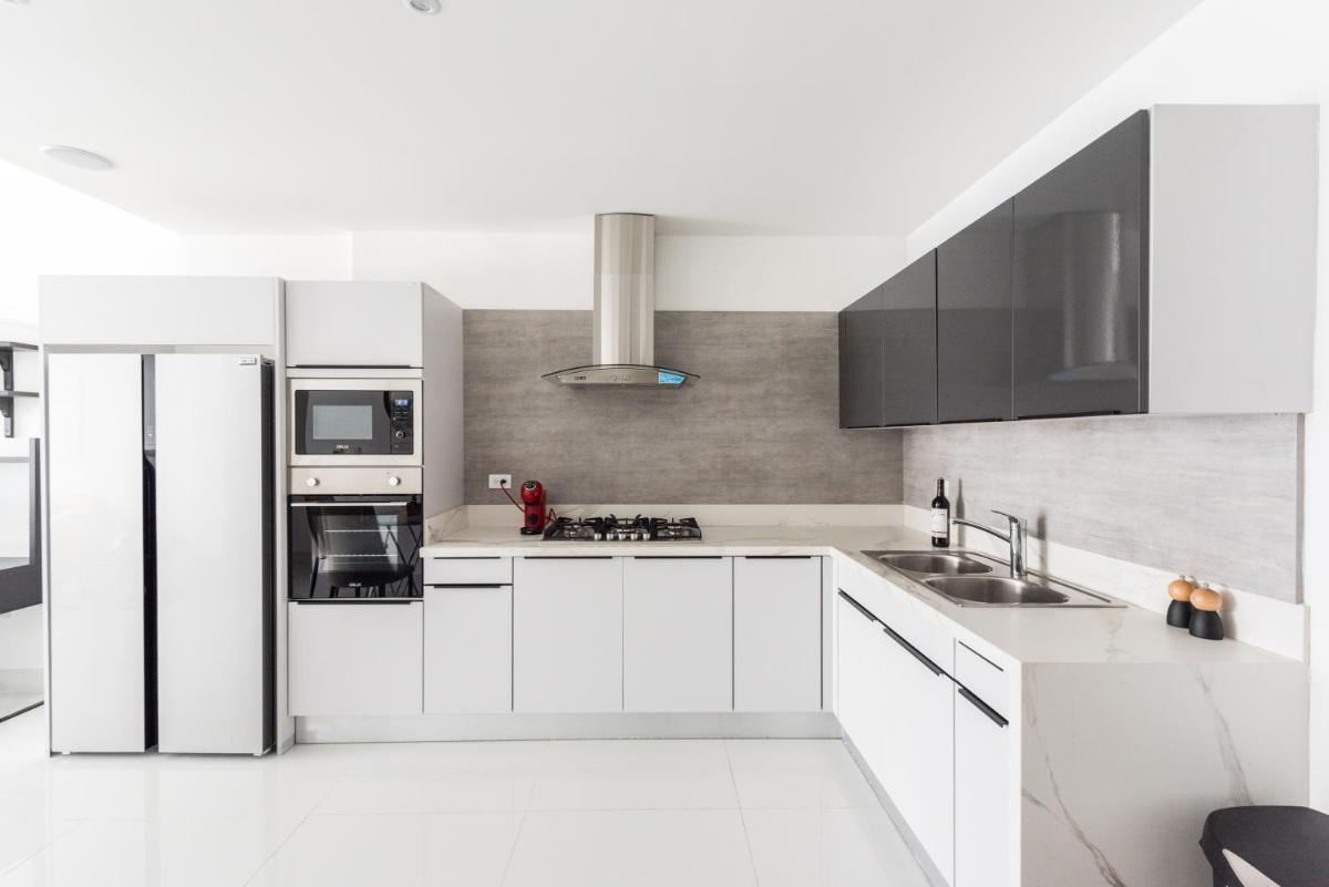 Elegante apt con piscine e jacuzzi nel cuore di SD - Housity