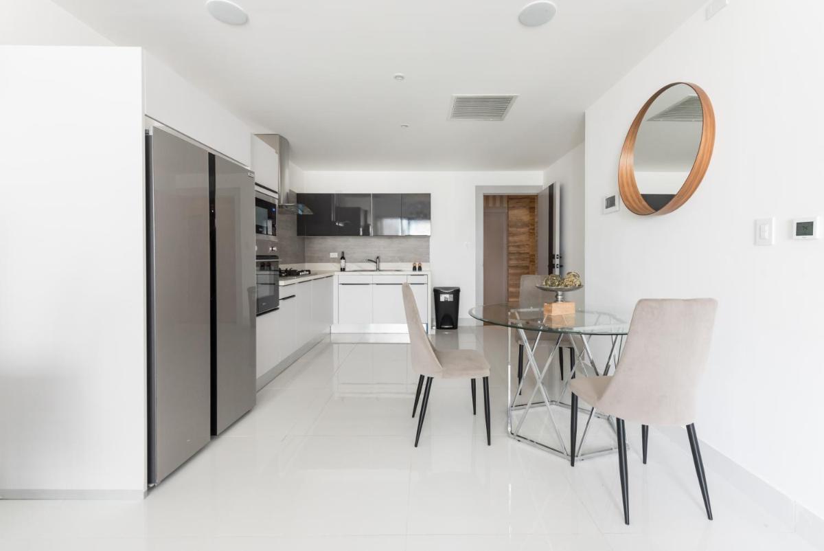 Elegante apt con piscine e jacuzzi nel cuore di SD - Housity
