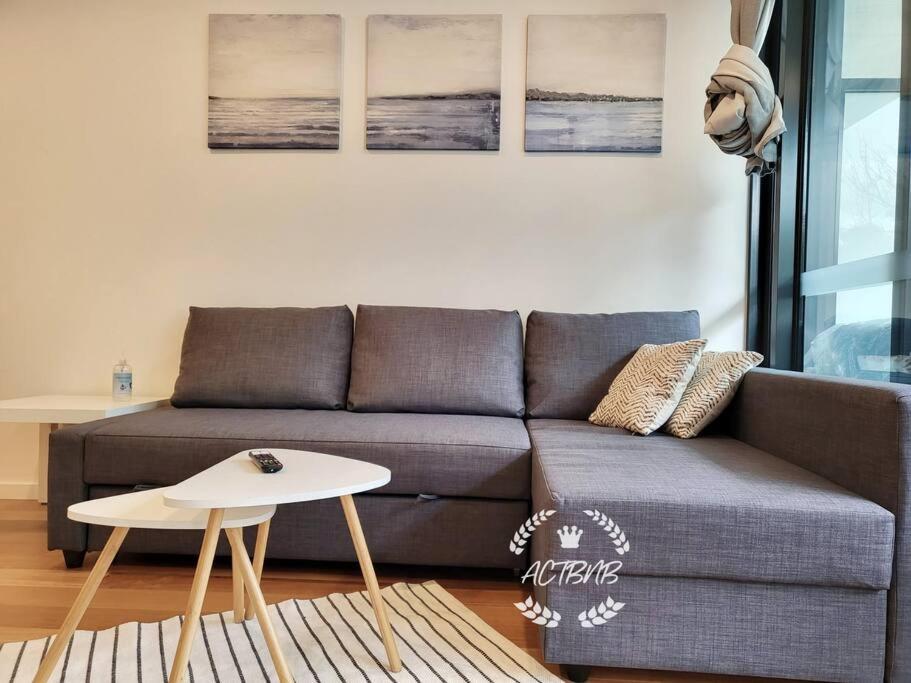 Modern new 1-bedroom apartment in Canberra City - Housity