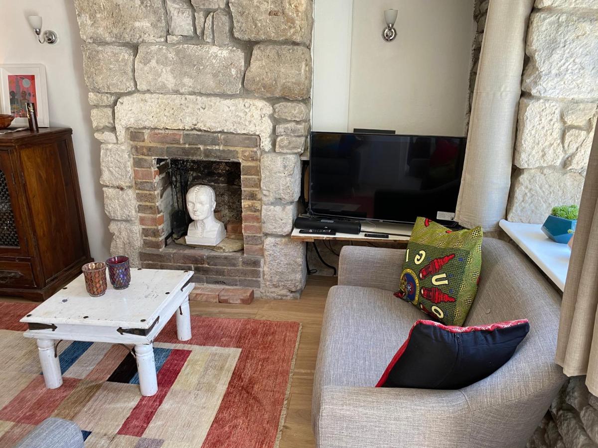 Yellow Cottage near Chesil Beach - Housity
