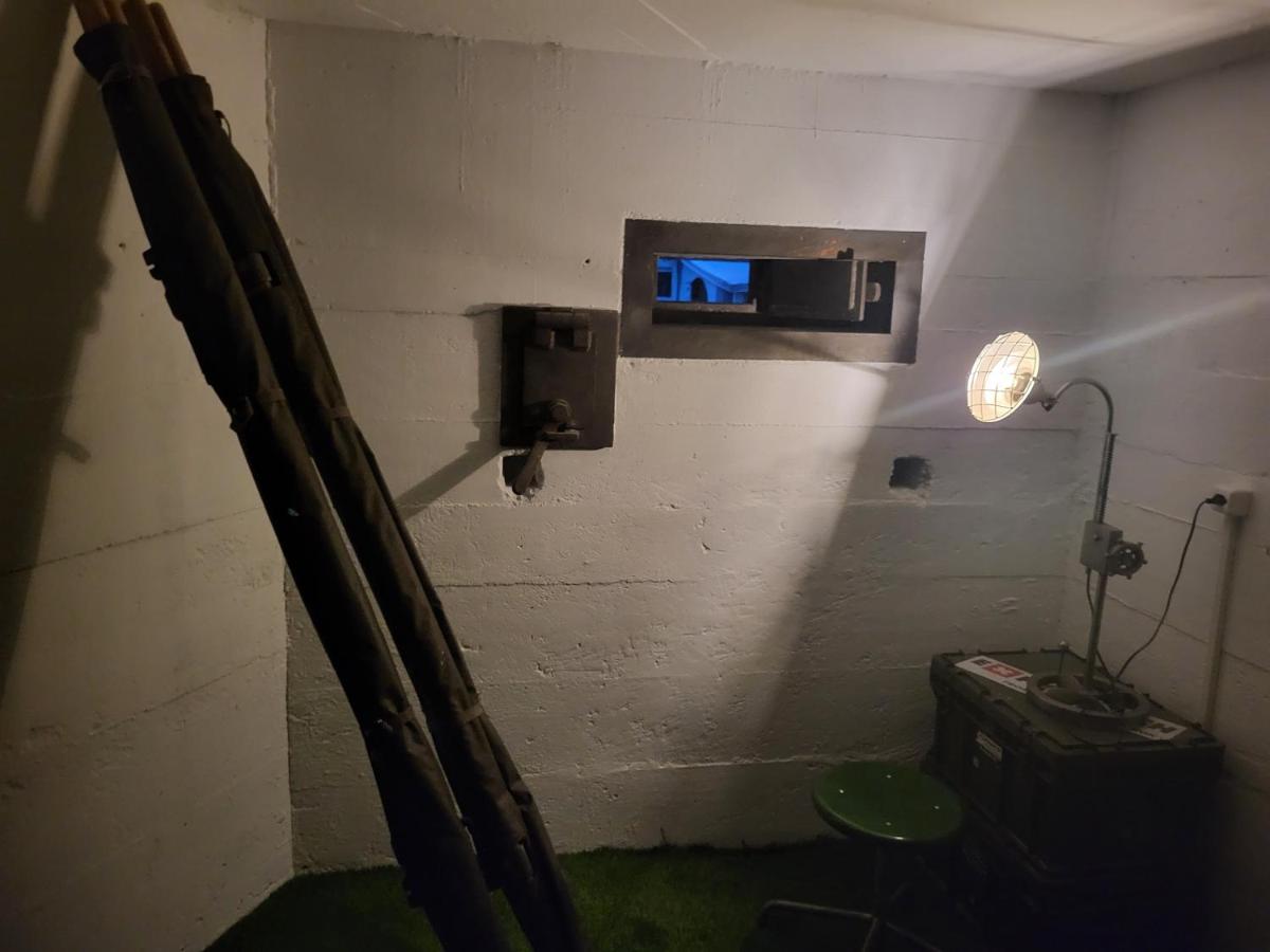 Swiss Army Camping Night / Militärbunker - Housity
