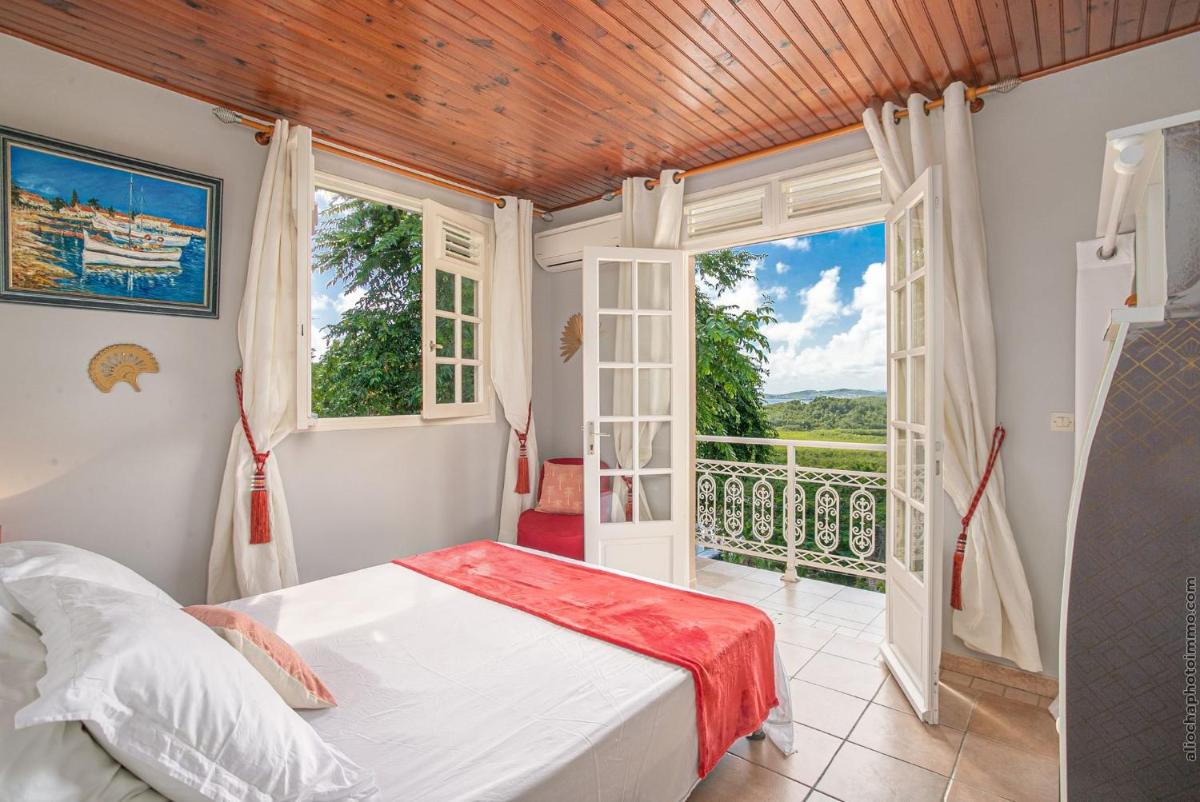 Magnifique villa avec piscine - Housity