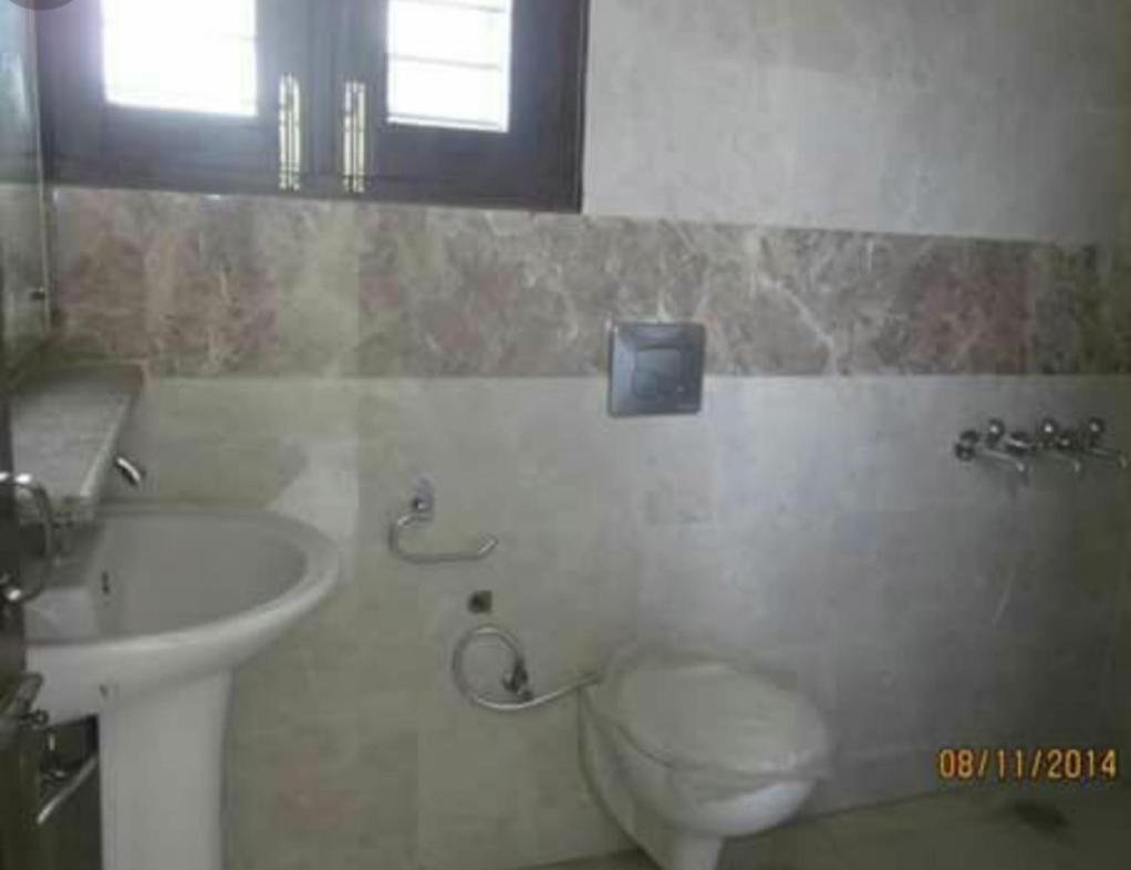 Divine private Room with Ac wifi - Housity