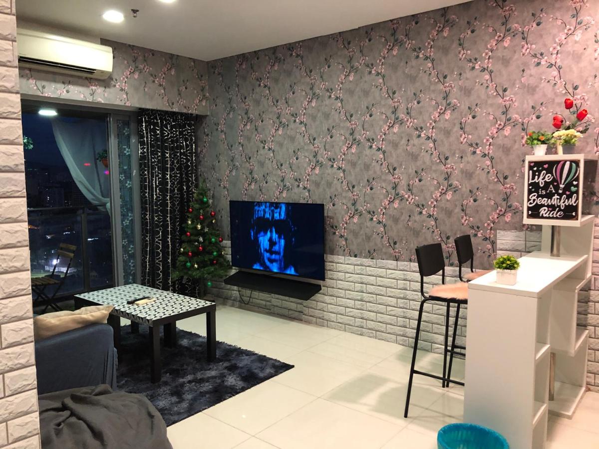 Suitetrails - KLCC Mercu Summer Suite 1Bedroom Apartment