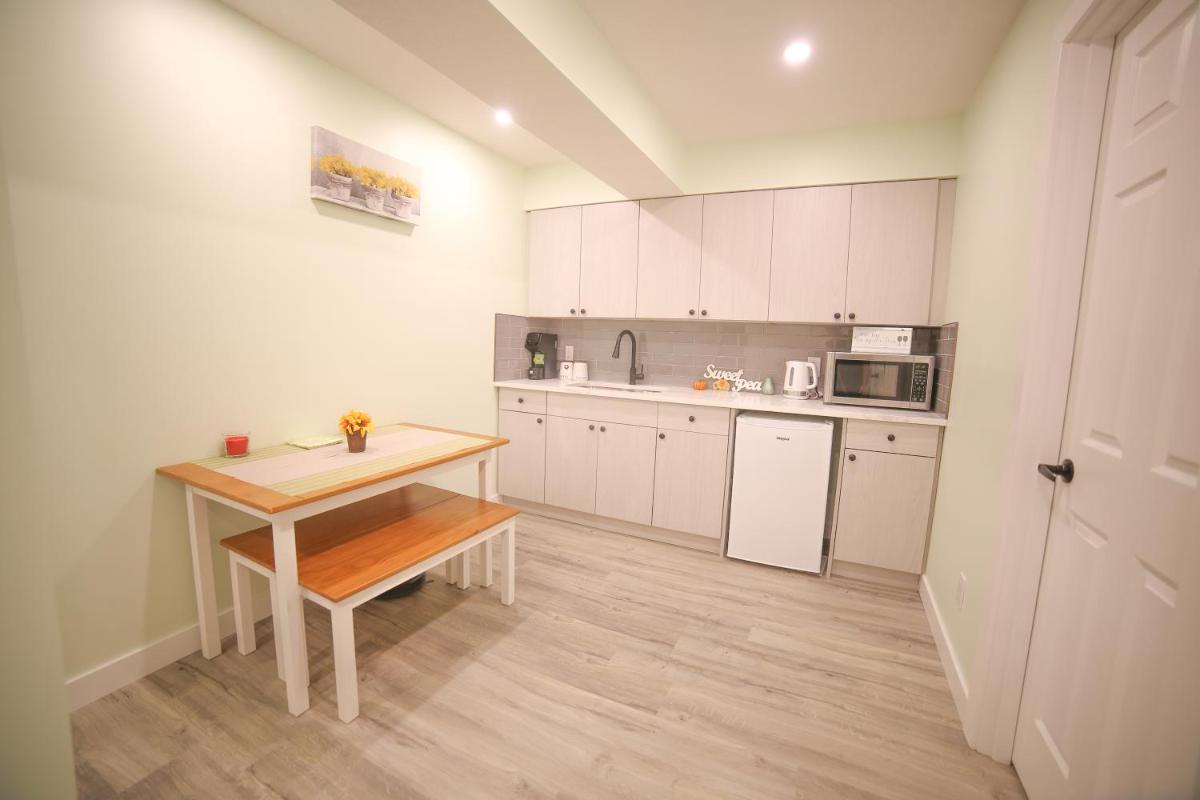 Lovely 2-bedroom suite with private entrance - Housity