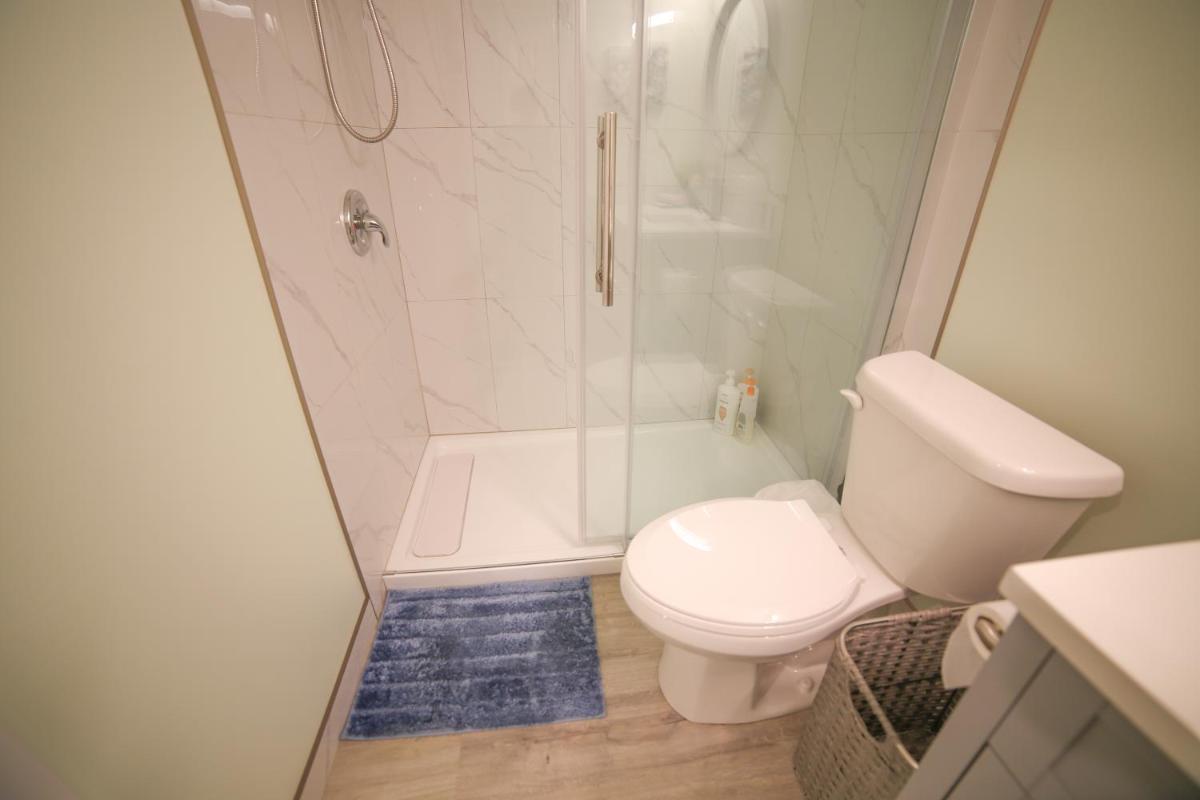 Lovely 2-bedroom suite with private entrance - Housity