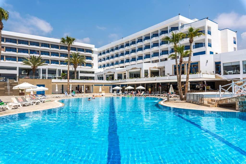 Ascos Coral Beach Hotel - Housity