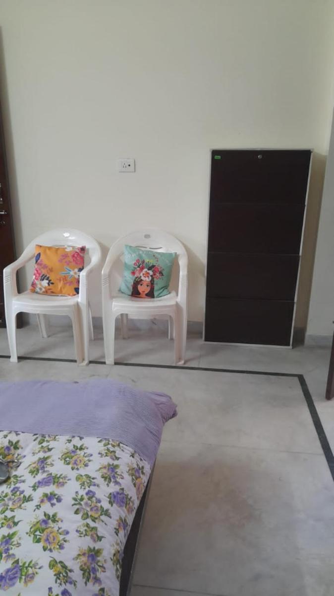 Divine private Room with Ac wifi - Housity